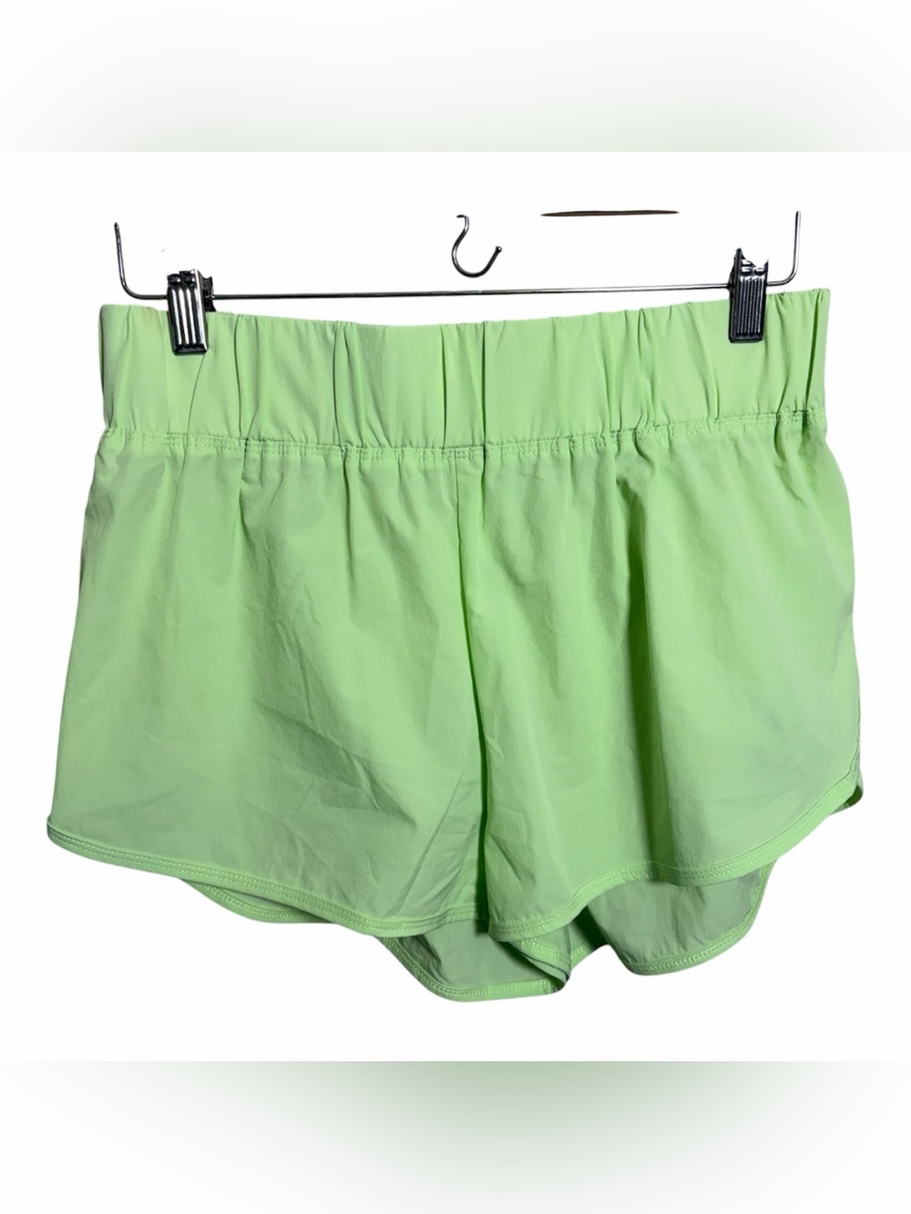 Halara High Waisted Dolphin Hem Casual Shorts 2" Large NWT